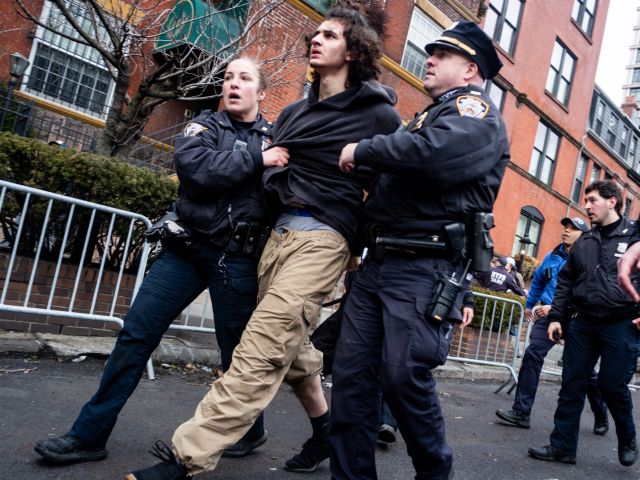 Взрыв у резиденции Зохрана Мамдани: задержанным предъявлены обвинения в терроризме