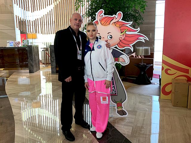 Александр Френкель и чемпионка мира Анастасия Кирилюк. Китай, 2019 год