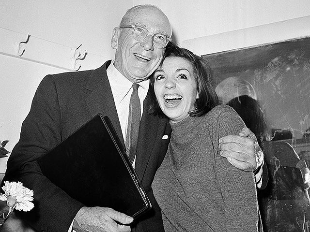 С режиссером Джорджем Эбботом, 1965 год