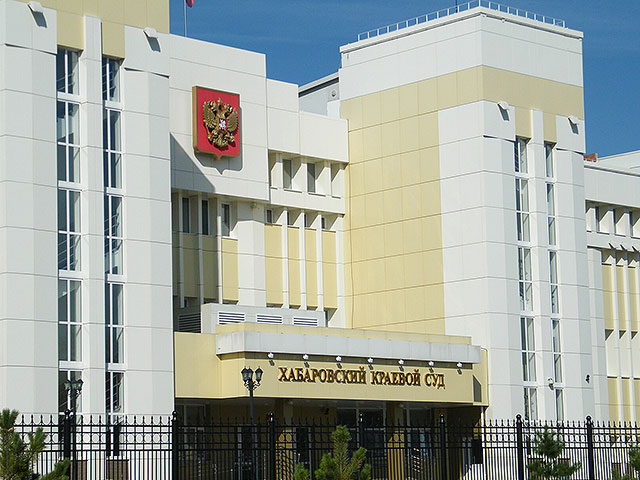 Россиянка, срывавшая рекламу о службе в армии, признана виновной в государственной измене