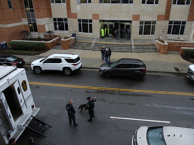 Теракт учебном заведении для военных в США, убит офицер