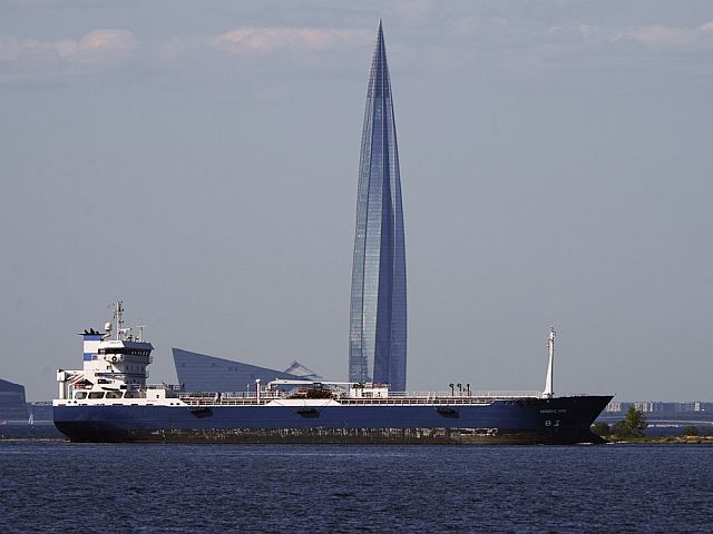 США разрешили продажу находящейся в море российской нефти до 11 апреля
