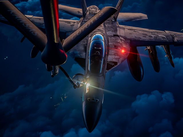 Взрывы в Тегеране, атакуют израильские и американские ВВС