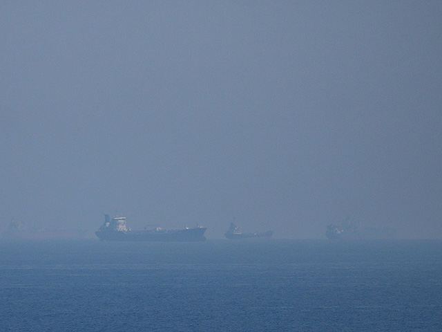 FT: страны Персидского залива потеряли более $15 млрд из-за блокады Ормузского пролива