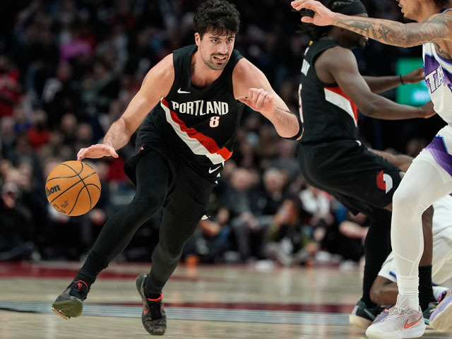НБА. Дени Авдия набрал 17 очков. "Портленд" победил