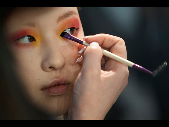 Неделя моды в Москве на фоне войны в Украине. Фоторепортаж