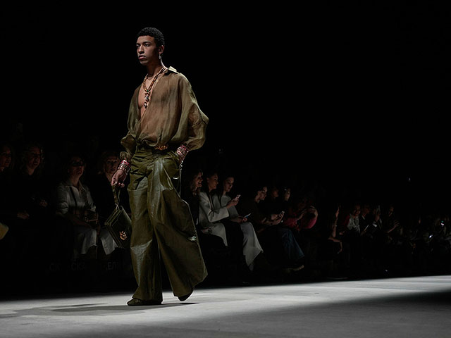 Неделя моды в Москве на фоне войны в Украине. Фоторепортаж