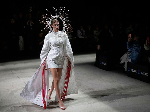 Неделя моды в Москве на фоне войны в Украине. Фоторепортаж