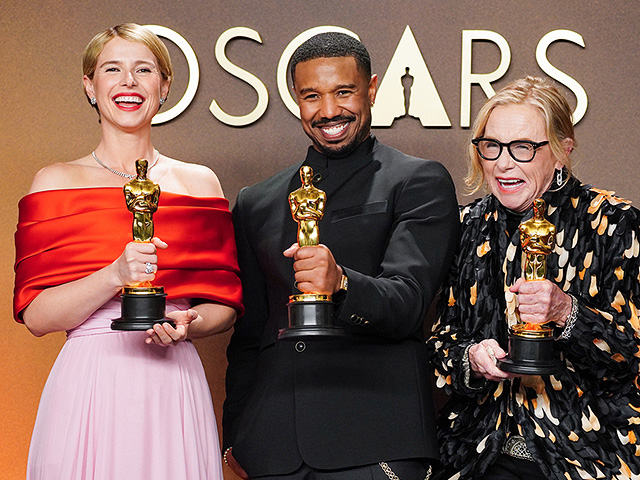 Слева направо: Джесси Бакли - лучшая женская роль в фильме «Хэмнет», Майкл Б. Джордан - лучшая мужская роль в фильме «Грешники», и Эми Мэдига - лучшая женская роль второго плана в фильме «Оружие»