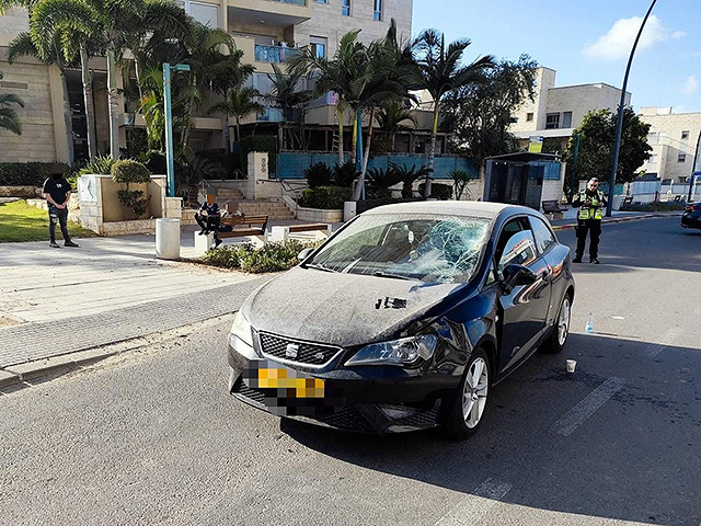 В Кирьят-Гате во время сирены машина сбила мужчину, состояние пострадавшего тяжелое