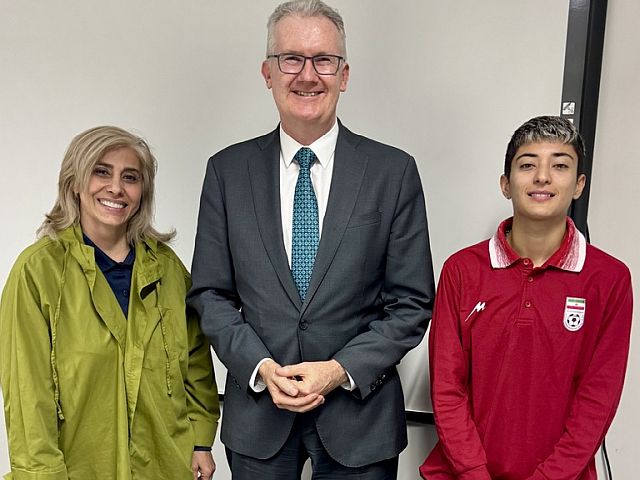 Две футболистки сборной Ирана, попросившие убежище в Австралии, начали тренировки в Брисбене