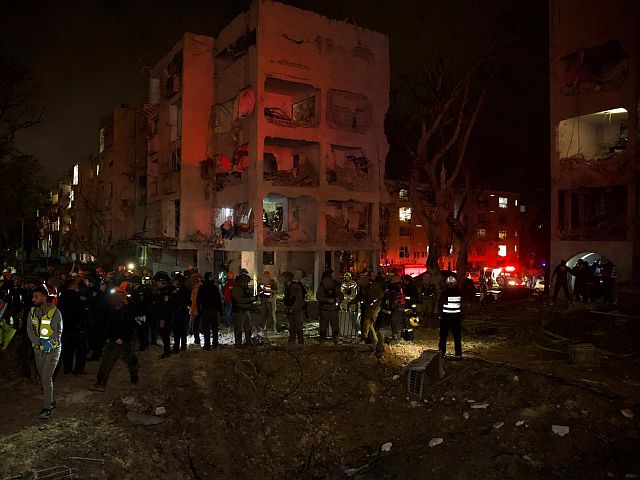 Попадания иранских ракет в Димоне и Араде, более 120 пострадавших