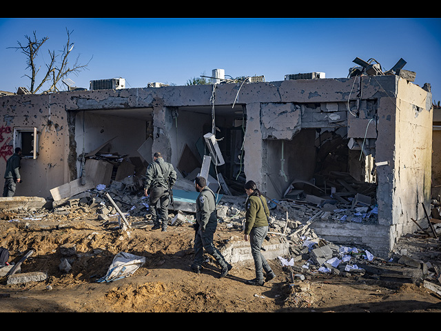 Падение иранской ракеты в Димоне: сильные разрушения, десятки пострадавших. Фоторепортаж