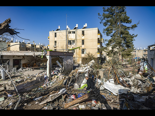 Падение иранской ракеты в Димоне: сильные разрушения, десятки пострадавших. Фоторепортаж