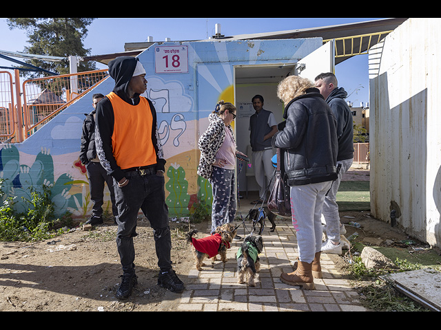 Падение иранской ракеты в Димоне: сильные разрушения, десятки пострадавших. Фоторепортаж