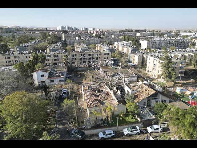 Падение иранской ракеты в Димоне: сильные разрушения, десятки пострадавших. Фоторепортаж
