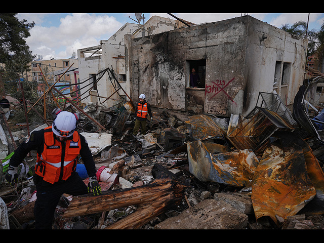 Падение иранской ракеты в Димоне: сильные разрушения, десятки пострадавших. Фоторепортаж