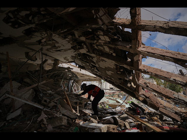 Падение иранской ракеты в Димоне: сильные разрушения, десятки пострадавших. Фоторепортаж