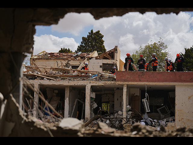 Падение иранской ракеты в Димоне: сильные разрушения, десятки пострадавших. Фоторепортаж