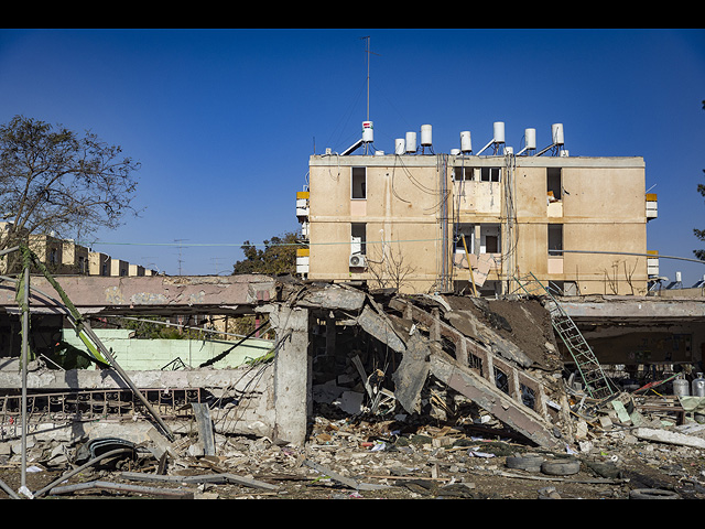 Падение иранской ракеты в Димоне: сильные разрушения, десятки пострадавших. Фоторепортаж