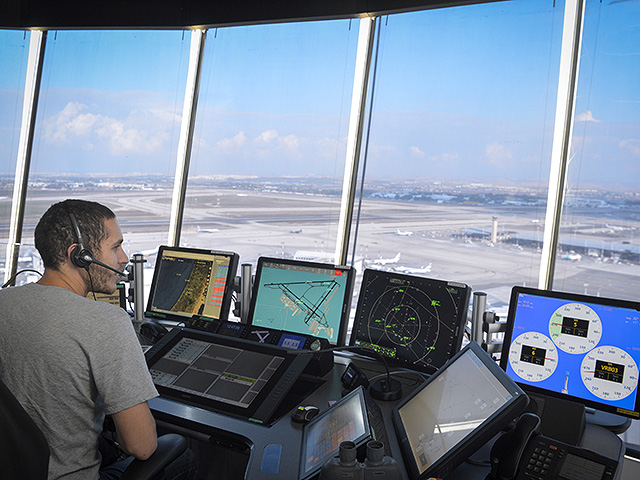 Эксперты по авиасообщению рекомендуют немедленно закрыть воздушное пространство Израиля