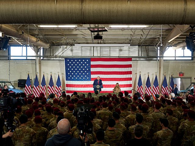 "Не хотим умирать за Израиль". HuffPost: в армии США растет недовольство стратегией Трампа