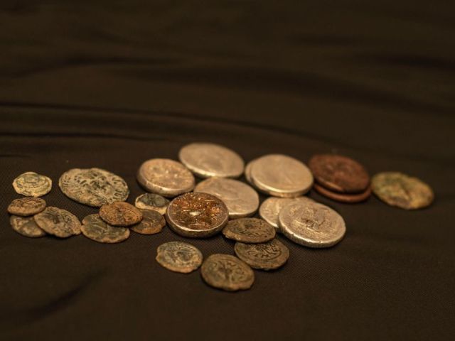 Монеты Второго храма в машине палестинского врача: предотвращена контрабанда еврейских артефактов