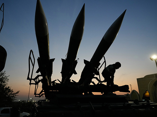 Иран запускает по Израилю ракеты с портретом испанского премьера Санчеса