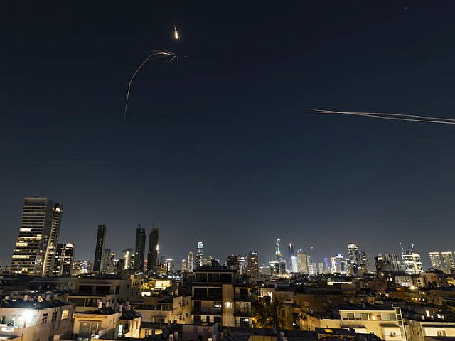 Тревога в центре Израиля, ракетный обстрел из Ирана