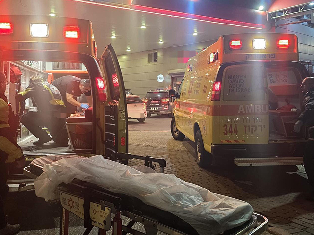 В Рош а-Аине в криминальном инциденте ранены двое мужчин, состояние одного из них тяжелое
