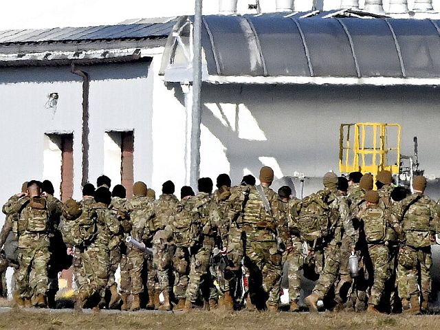 NYT: Пентагон направляет 2000 десантников на Ближний Восток
