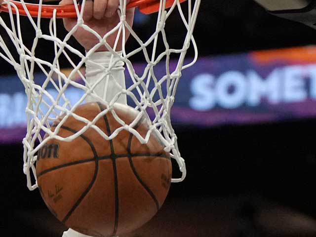 Победа "Барселоны". Поражения лидеров. Результаты матчей Евролиги