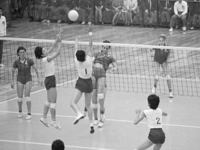 Умерла легендарная советская волейболистка, двукратная олимпийская чемпионка