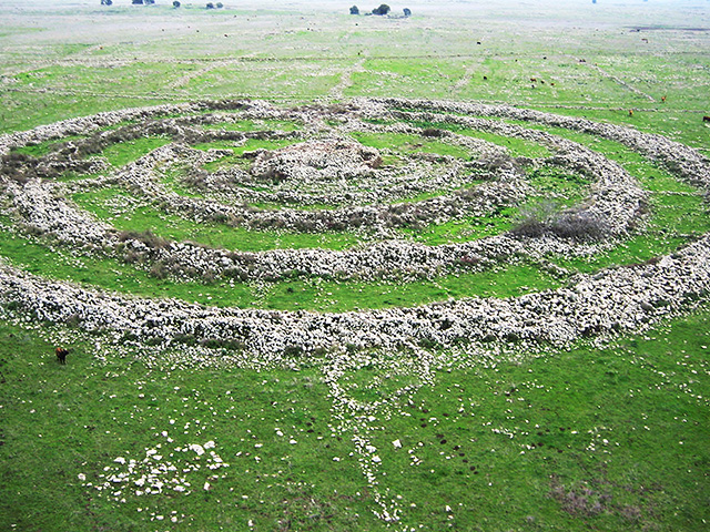 Археологи рассмотрели из космоса "израильский Стоунхендж" на Голанских высотах