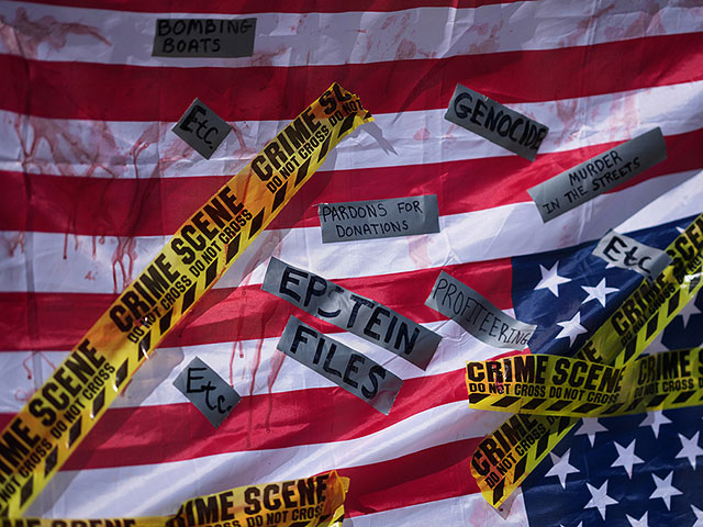 "Нет королям!": в США прошли манифестации против Трампа и войны в Иране. Фоторепортаж