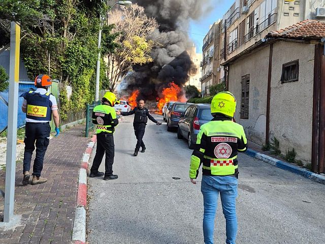Сообщения о попадании в Бней-Браке, осколки в Петах-Тикве