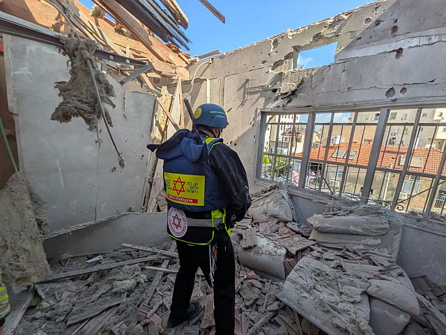 МАДА: в больницы доставлены восемь пострадавших от ракетного обстрела центра страны