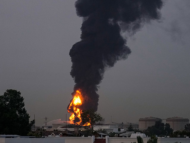 Ракетные обстрелы Саудовской Аравии и ОАЭ, есть пострадавшие