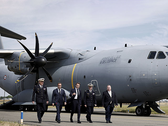 Впервые Франция закрыла свое воздушное пространство для самолетов с военной помощью для Израиля