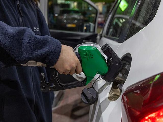 Цена 1 литра бензина в Израиле с 1 апреля превысила 8 шекелей