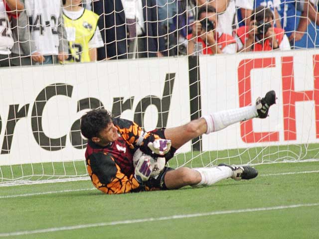 Умер легендарный вратарь сборной Болгарии