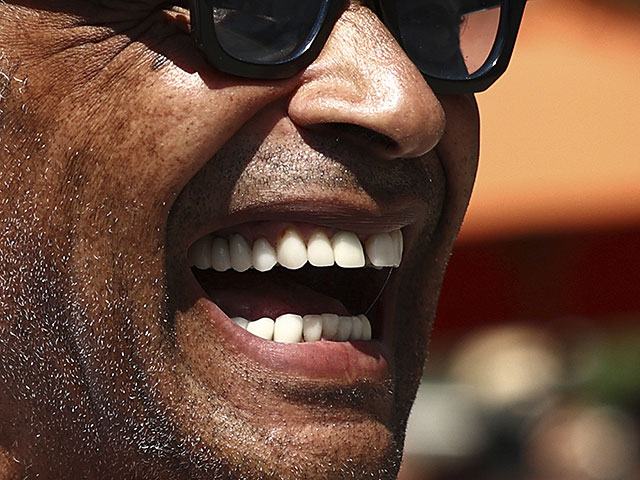 Юмор помогает справляться со старением, исследование