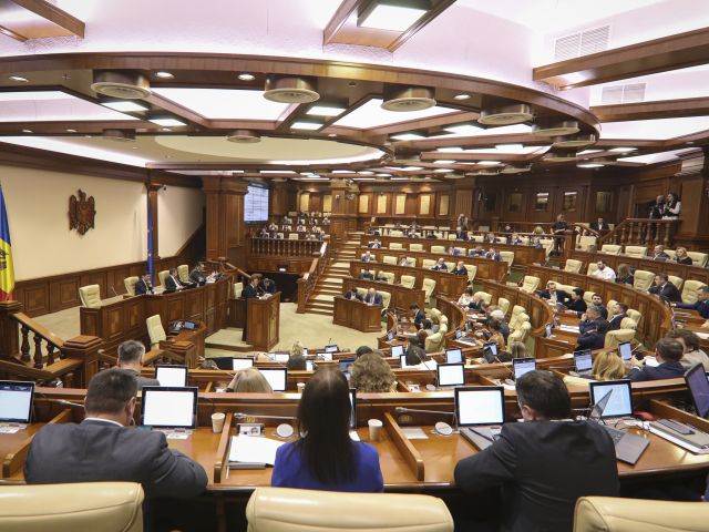 Парламент Молдовы проголосовал за выход из СНГ