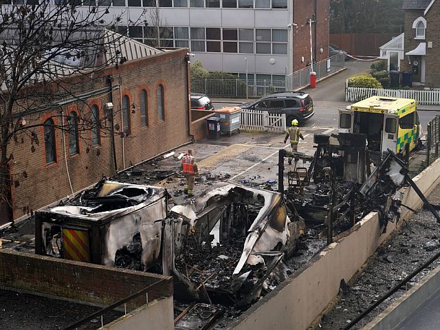 В Лондоне предъявлены обвинения поджигателям машин еврейской службы спасения