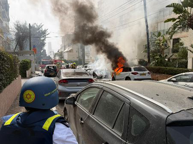 Последствия обстрела центра Израиля: зафиксированы возгорания, повреждены дома