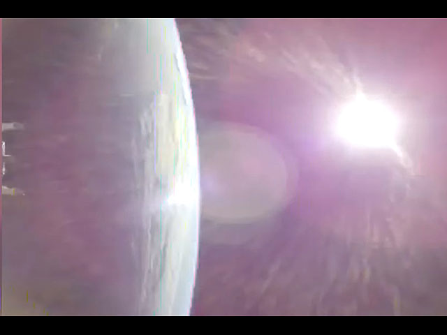 Половина пути позади: фоторепортаж о первой за полвека пилотируемой миссии к Луне