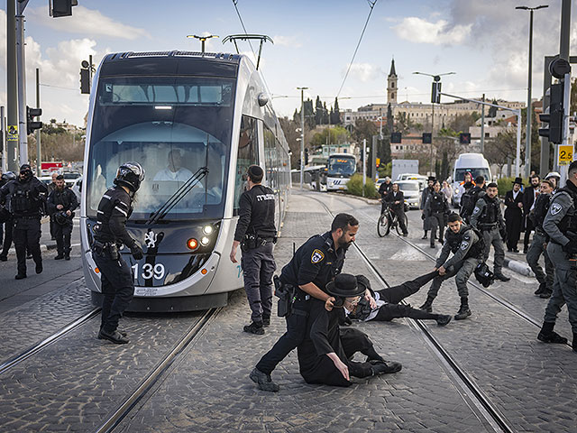 Ультраортодоксы пытались блокировать движение иерусалимского трамвая