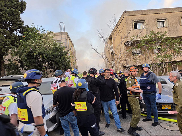 В Хайфе ракетой поврежден пятиэтажный дом, есть раненые