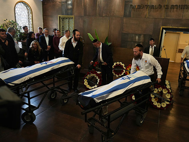 В Хайфе прошли похороны членов семьи Гершович, погибших от иранского ракетного удара. Фоторепортаж