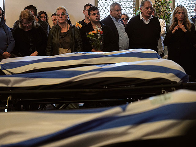 В Хайфе прошли похороны членов семьи Гершович, погибших от иранского ракетного удара. Фоторепортаж